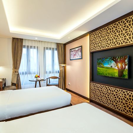 Conifer Grand Hotel Hanoi Bagian luar foto
