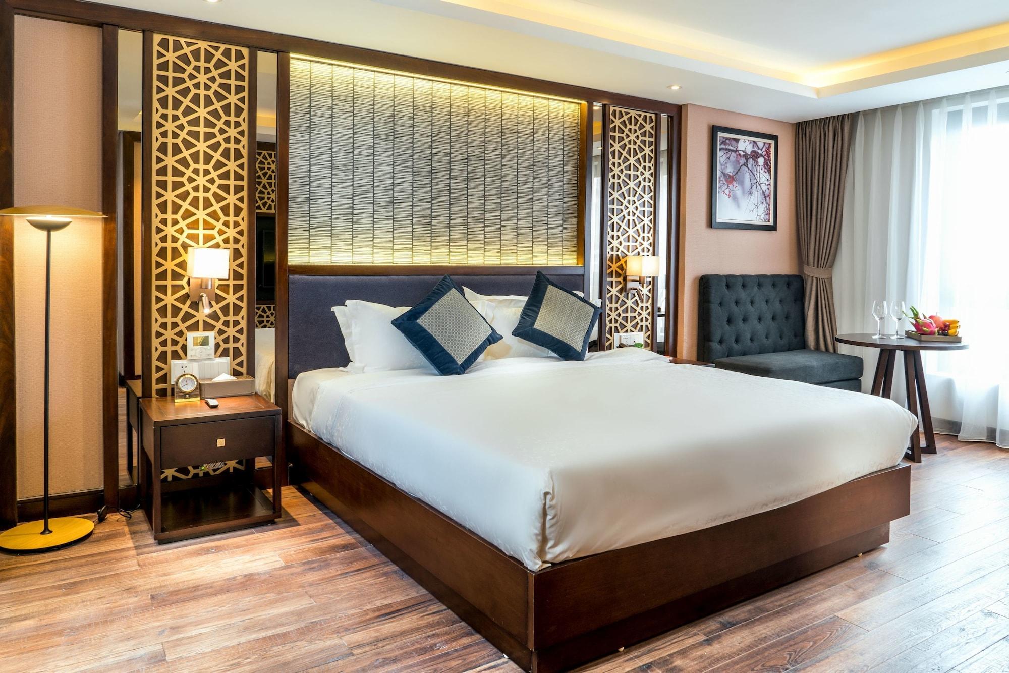 Conifer Grand Hotel Hanoi Bagian luar foto