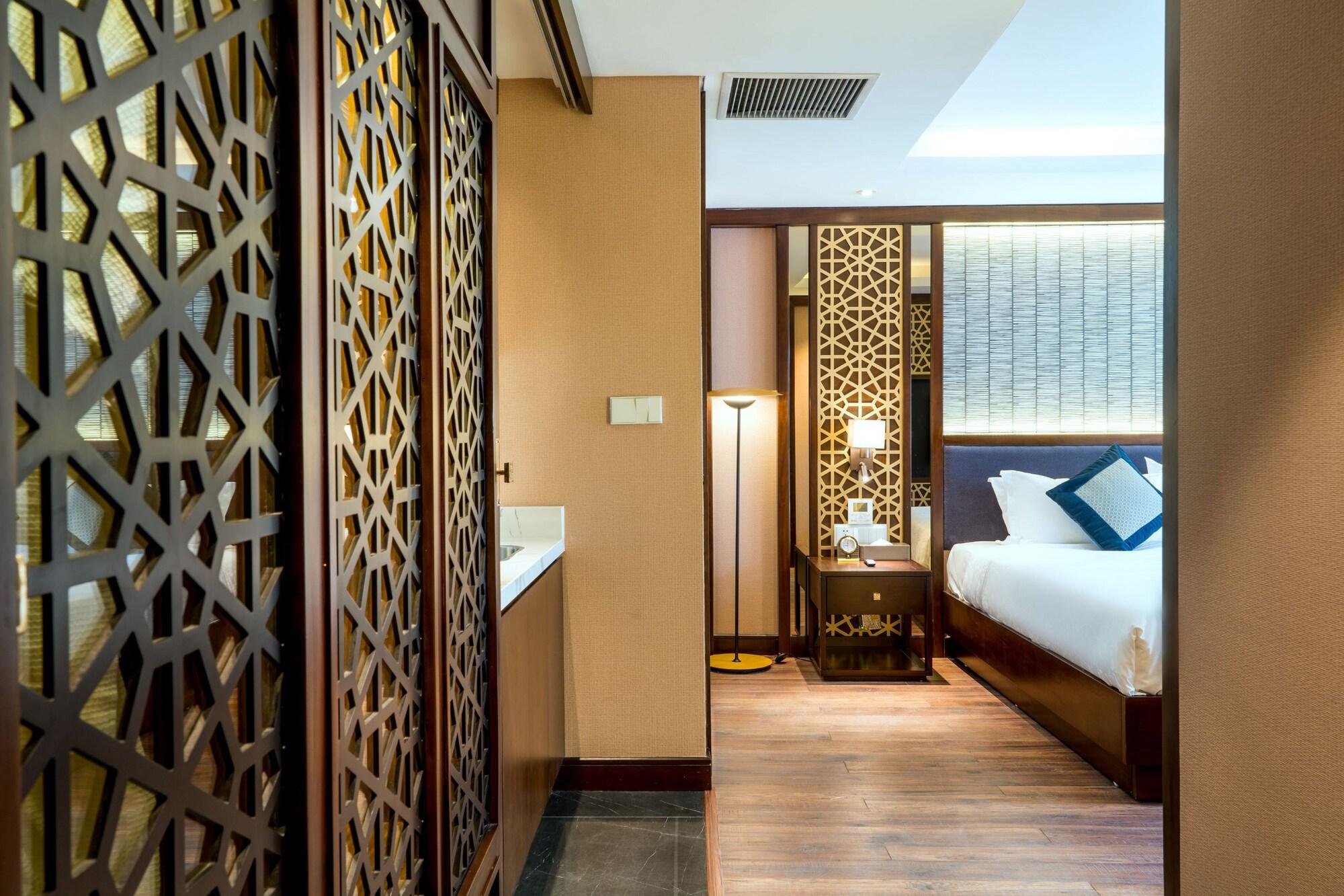 Conifer Grand Hotel Hanoi Bagian luar foto
