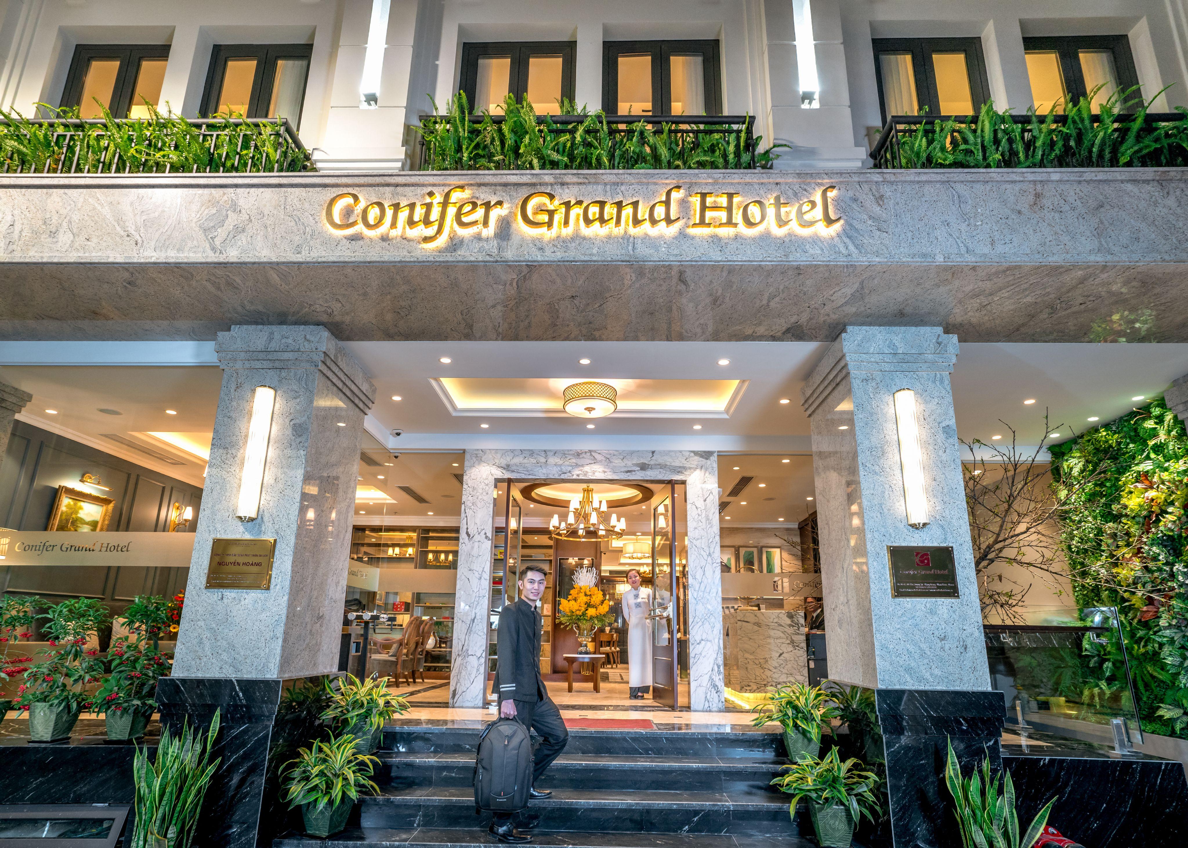 Conifer Grand Hotel Hanoi Bagian luar foto